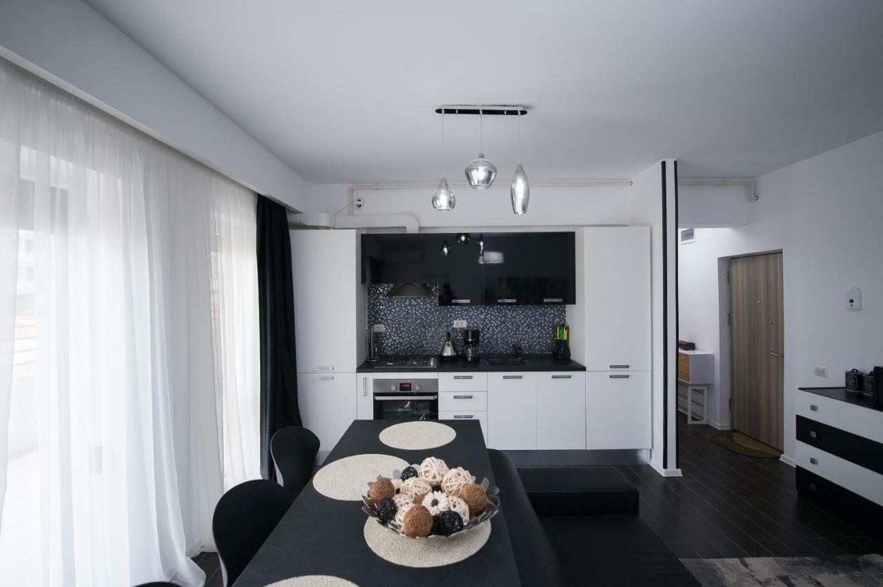 Apartel Black & White Năvodari Eksteriør billede